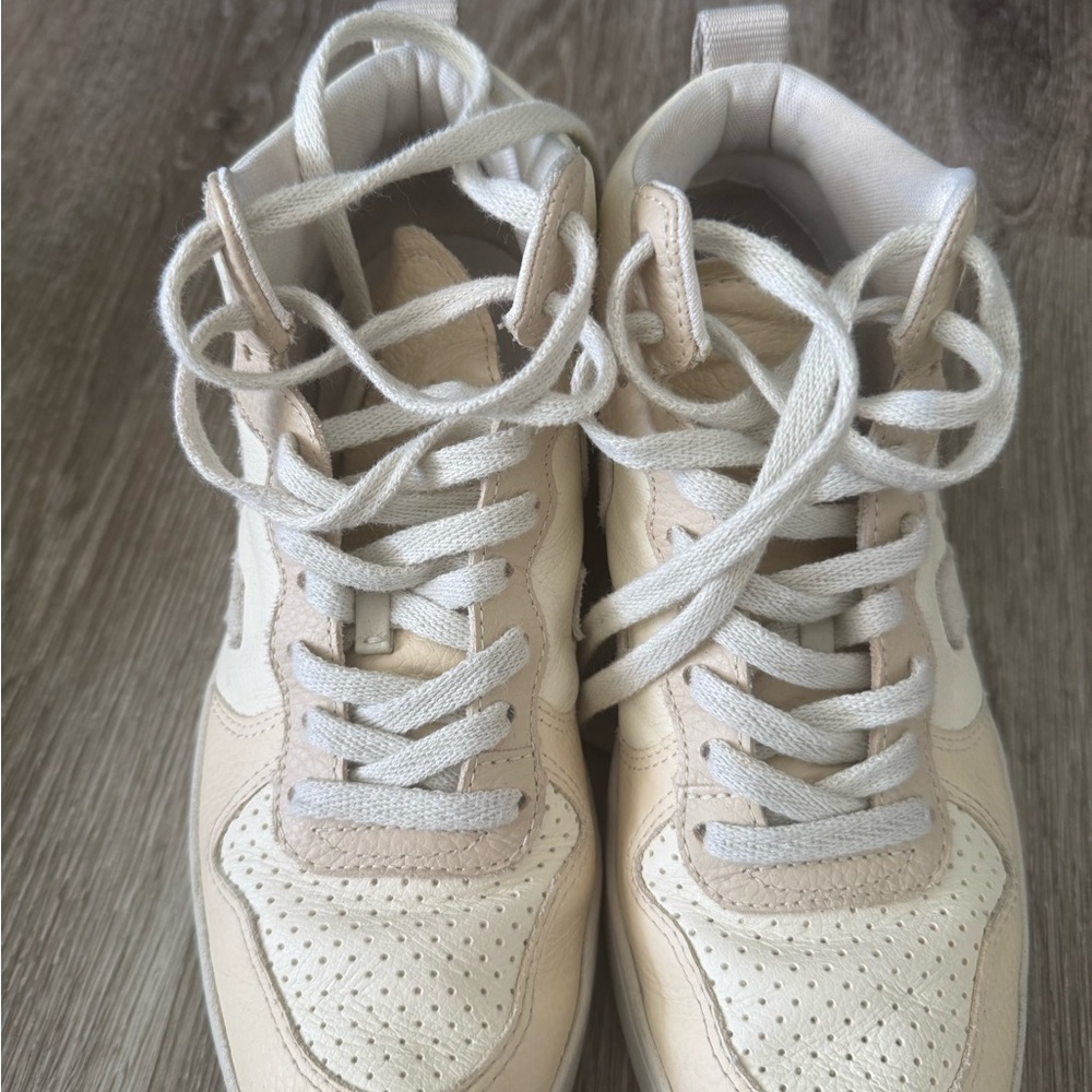 Veja V-15 Midtop sneakers. Euro Size 39